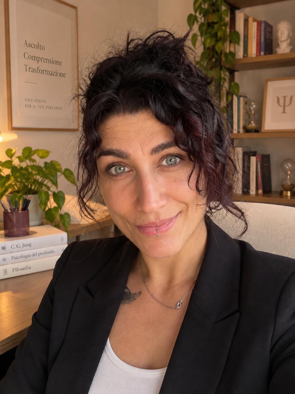 Ritratto della Dott.ssa Francesca Romana Robustelli nel suo studio